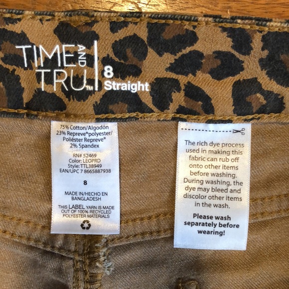 Leopard Straight Leg Jeans Size 8 Time and Tru - Picture 9 of 9
